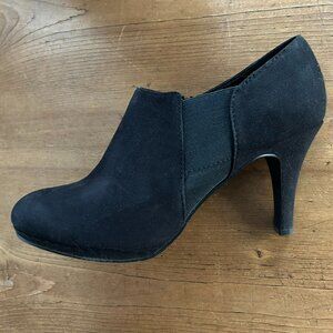 Impo Taja Suede Ankle Bootie, Zipper, Size 9M , with Box